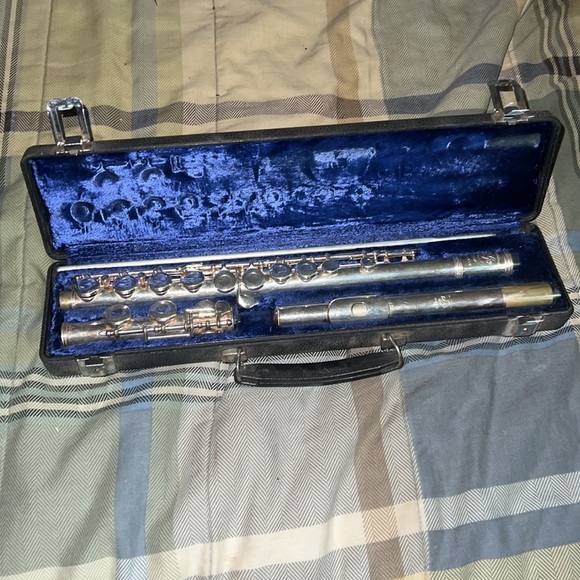 Flute - Picture 2 of 5